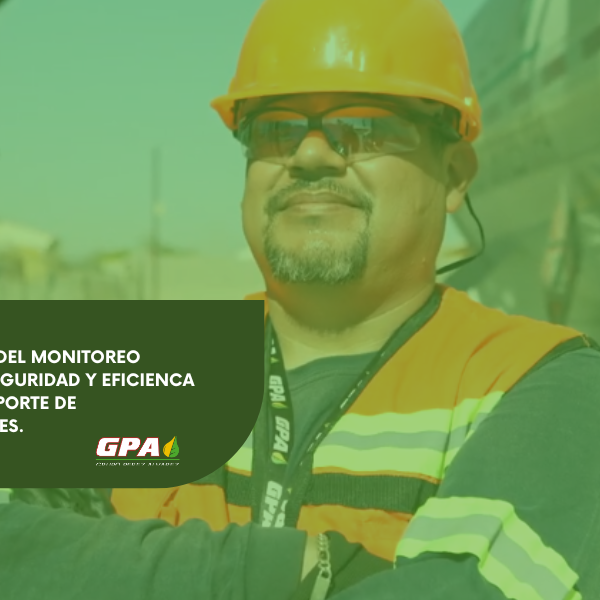 Operador de transporte de combustibles con equipo de seguridad, representando el impacto del monitoreo satelital en la seguridad y eficiencia del traslado.